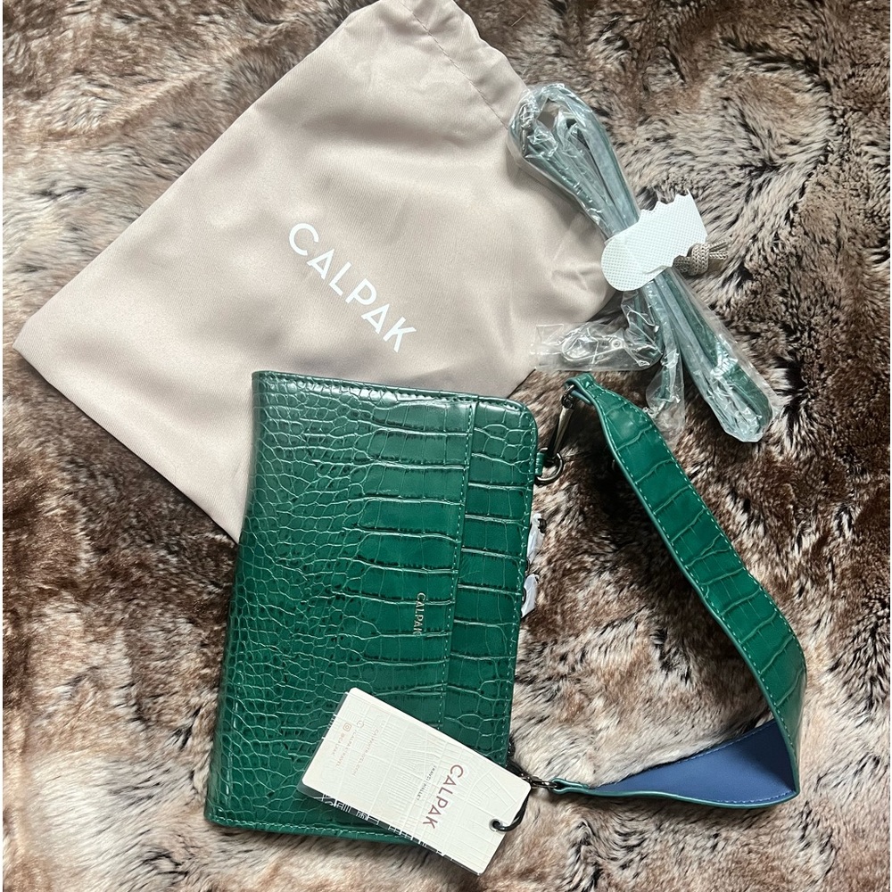 Calpak travel wallet / purse